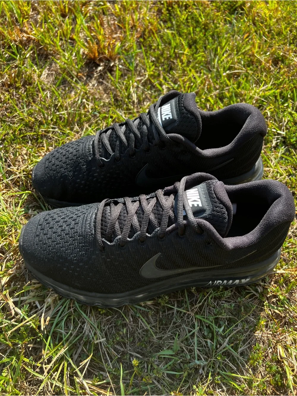 CLEAN Nike size 7.5 Mens Air Max 2017 Black running shoes